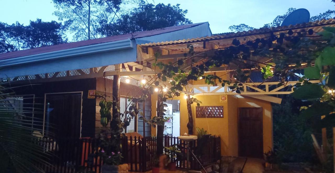 Cacao Lodge And Tours La Fortuna Esterno foto