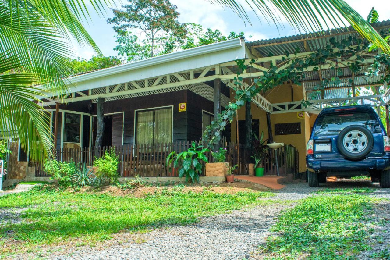 Cacao Lodge And Tours La Fortuna Esterno foto